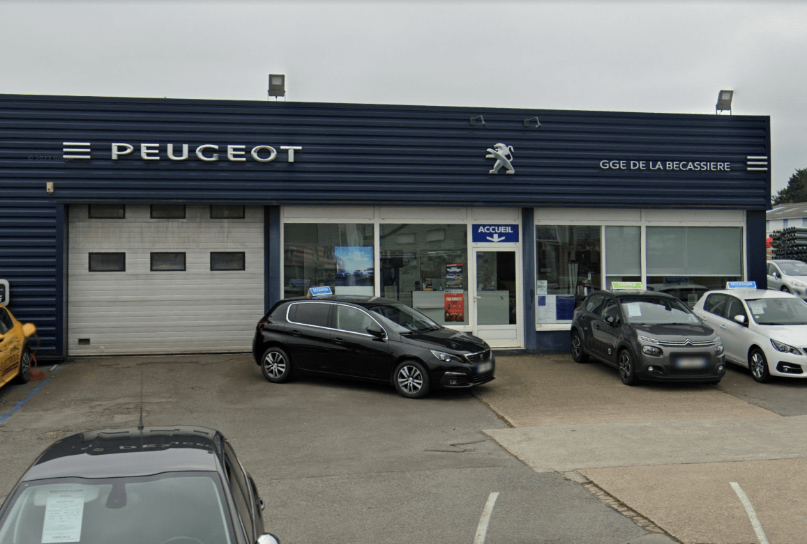 Image GARAGE DE LA BECASSIERE - Peugeot Rennes - Auto vélo route du meuble