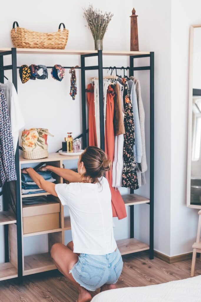 dressing ouvert minimaliste
